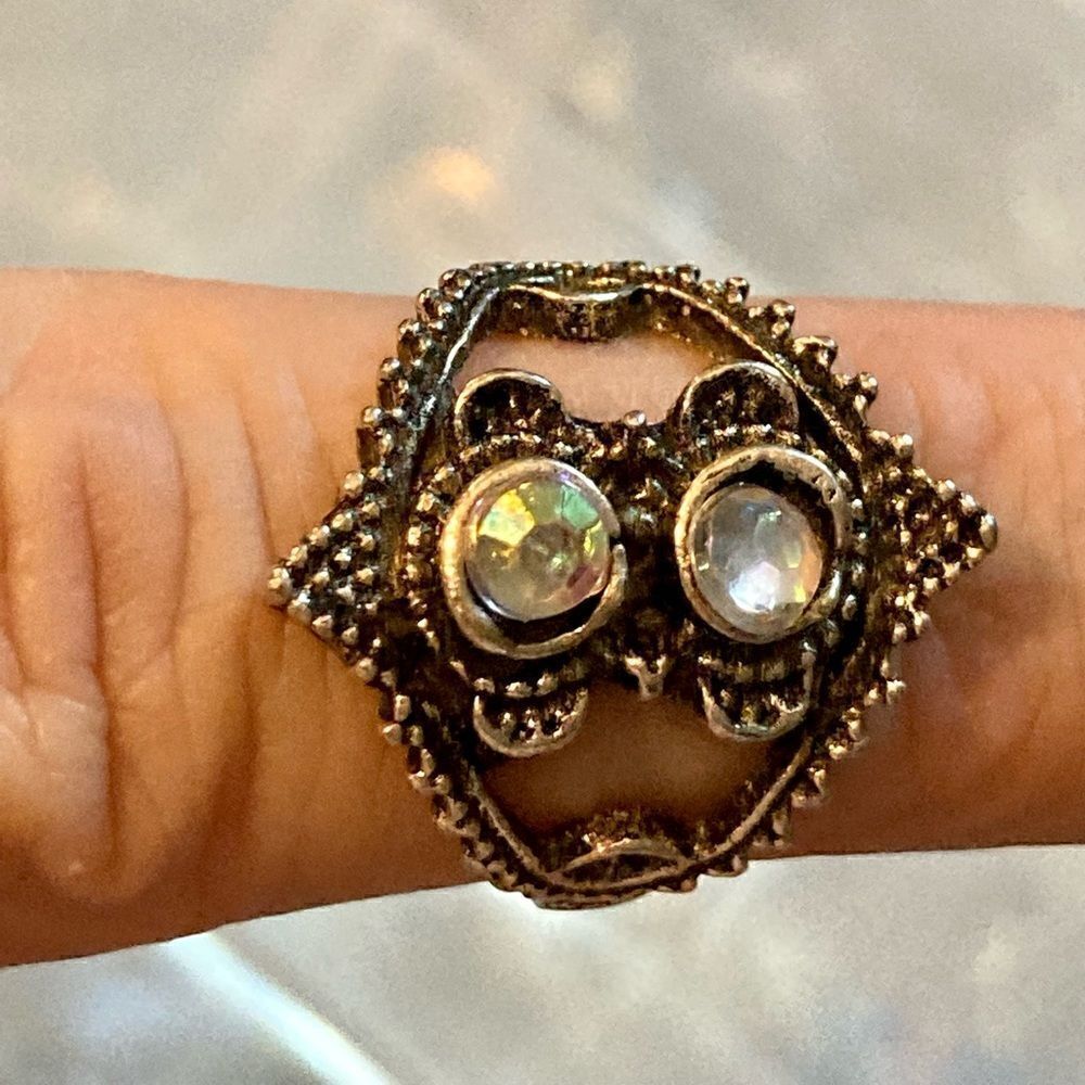 Victorian Style Ring   - Picture 3 of 4